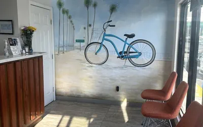 Photo 5 - Super 8 by Wyndham Oceanside Downtown