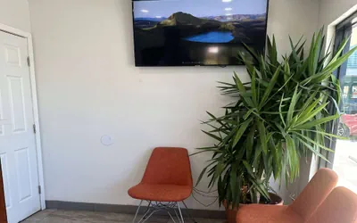Photo 4 - Super 8 by Wyndham Oceanside Downtown