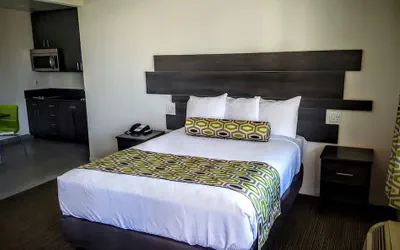 Photo 5 - Jewel City Inn
