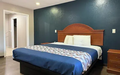 Photo 3 - Rodeway Inn & Suites