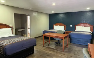 Photo 5 - Rodeway Inn & Suites
