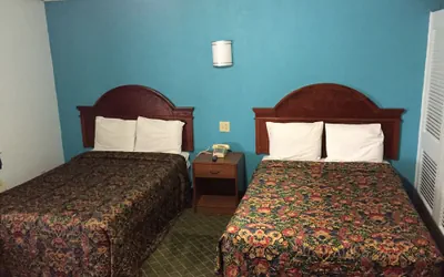 Photo 3 - Mayo Inn