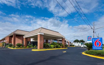 Photo 2 - Motel 6 Montgomery, AL - Coliseum