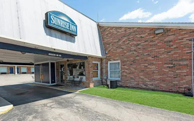 Photo 2 - Sunrise Inn Williamstown
