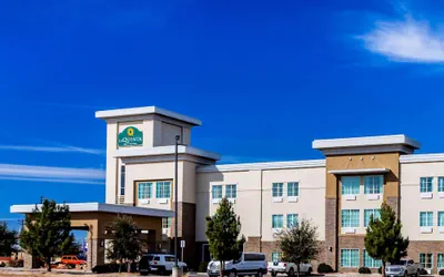 Photo 2 - La Quinta Inn & Suites by Wyndham Andrews