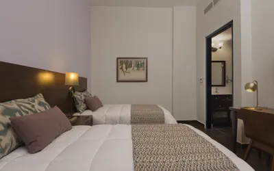 Photo 5 - Decanter Hotel