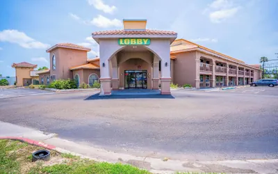 Photo 2 - Lone Star Inn & Suites