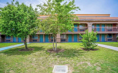 Lone Star Inn & Suites