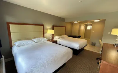 Photo 3 - Hillside Inn