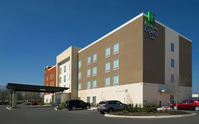 Photo 2 - Holiday Inn Express & Suites New Braunfels by IHG