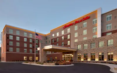 Photo 2 - Hampton Inn & Suites Rosemont Chicago O'Hare