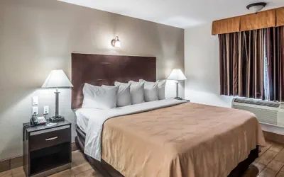 Photo 2 - Quality Inn & Suites near Downtown Bakersfield