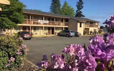 Photo 2 - Centralia Inn