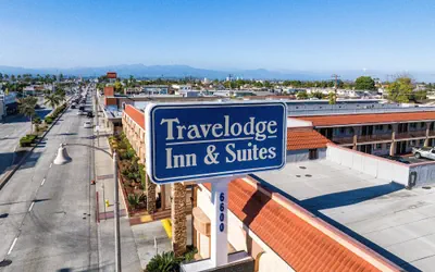 Photo 2 - Travelodge Inn & Suites by Wyndham Bell Los Angeles Area