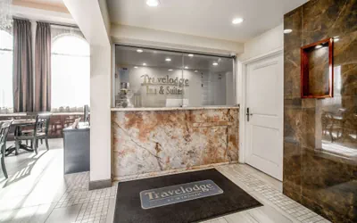 Photo 4 - Travelodge Inn & Suites by Wyndham Bell Los Angeles Area