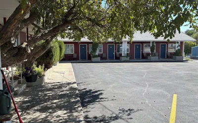 Photo 2 - Big Horn Motel