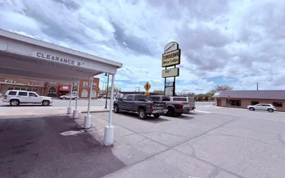 Photo 2 - Tomahawk Motor Lodge Riverton US-26