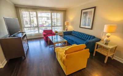 Photo 2 - Cal Mar Hotel Suites