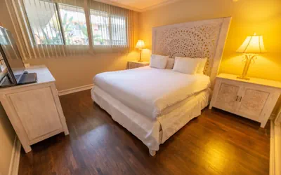 Photo 4 - Cal Mar Hotel Suites