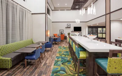 Photo 2 - Hampton Inn & Suites Sioux City South