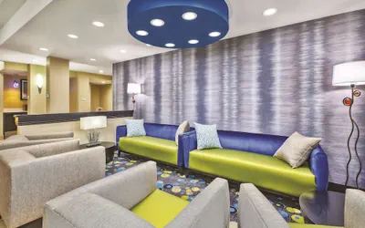 Photo 3 - La Quinta Inn & Suites by Wyndham Niagara Falls