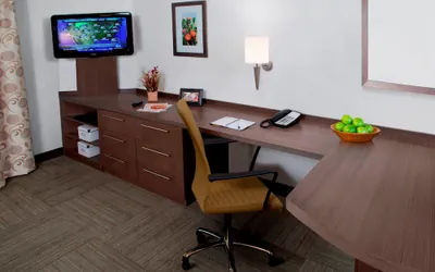 Photo 3 - Candlewood Suites Bay City by IHG