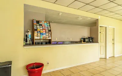Photo 5 - Economy Inn Livingston By OYO TX US 59