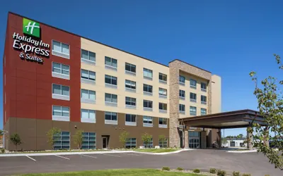 Holiday Inn Express & Suites Duluth North - Miller Hill by IHG