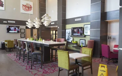 Photo 4 - Hampton Inn & Suites La Porte