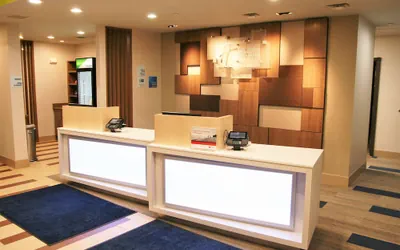 Holiday Inn Express & Suites Clarion by IHG