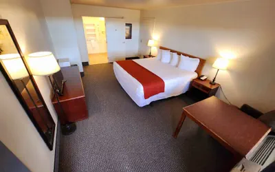 Photo 4 - Budget Motel