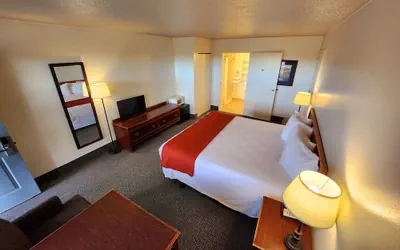 Photo 5 - Budget Motel