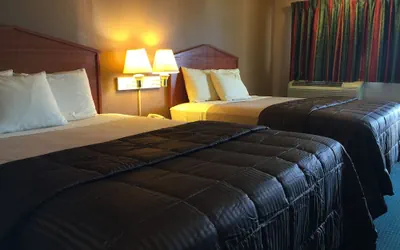 Photo 3 - Budget Inn