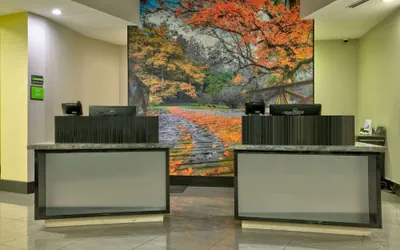 Photo 4 - La Quinta Inn & Suites by Wyndham Lubbock Southwest