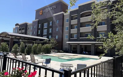 Photo 2 - La Quinta Inn & Suites by Wyndham Lubbock Southwest