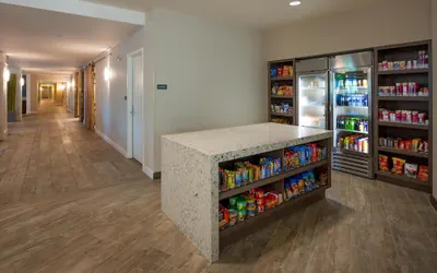 Photo 4 - Hyatt House Naples/5th Avenue