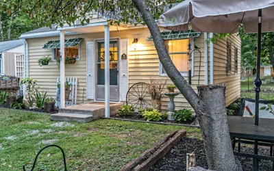 Silver Heart Inn and Cottages