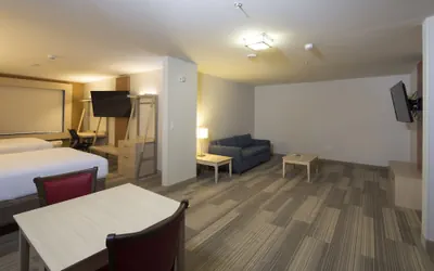 Photo 3 - Holiday Inn Express & Suites Alpena - Downtown by IHG