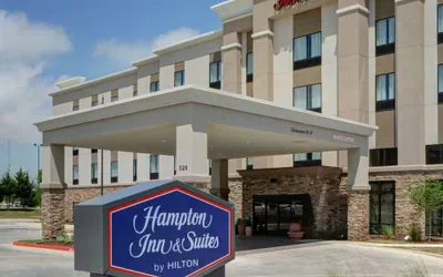 Photo 2 - Hampton Inn & Suites Ardmore