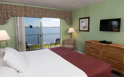 Photo 5 - Palm Beach Waterfront Suites