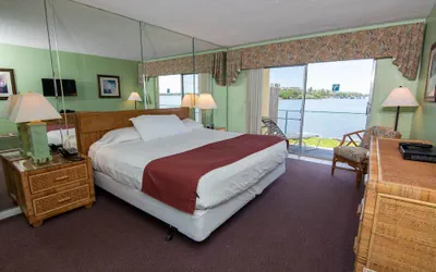 Photo 4 - Palm Beach Waterfront Suites