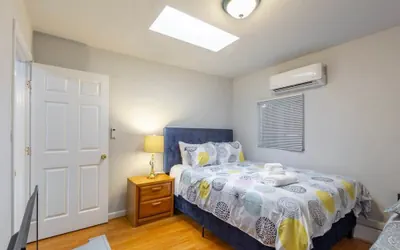 Marbella Lane - 2BR Guest House Dtwn RWC Pking