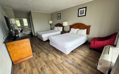 Photo 4 - Bayou Inn