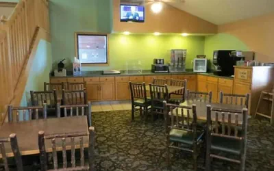 Photo 2 - Super Davneport Inn & Suite