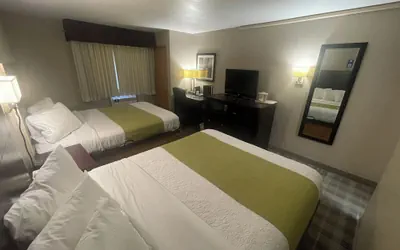 Photo 4 - Quality Inn Council Bluffs I-80