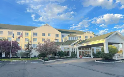 Photo 2 - Arnot Grand Hotel & Suites
