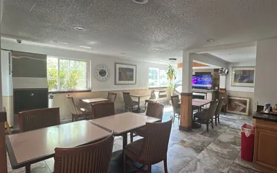 Photo 3 - Tacoma Port Inn Fife I-5