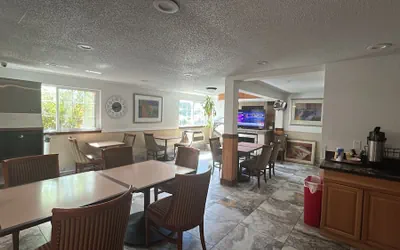 Photo 5 - Tacoma Port Inn Fife I-5
