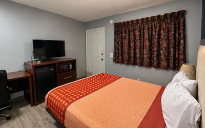 Photo 3 - Ada Inn & Suites