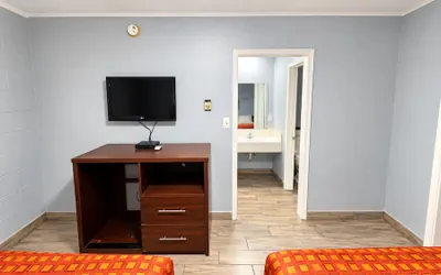 Ada Inn & Suites